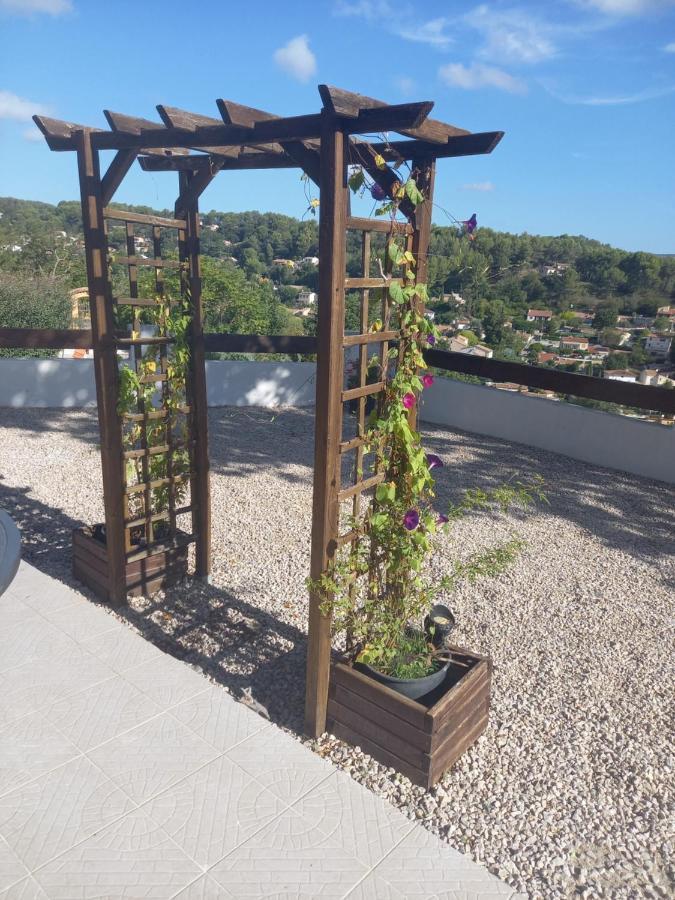 Vue Magnifique, Jardin Et Petit Cocon En Provence Lägenhet Peypin Exteriör bild